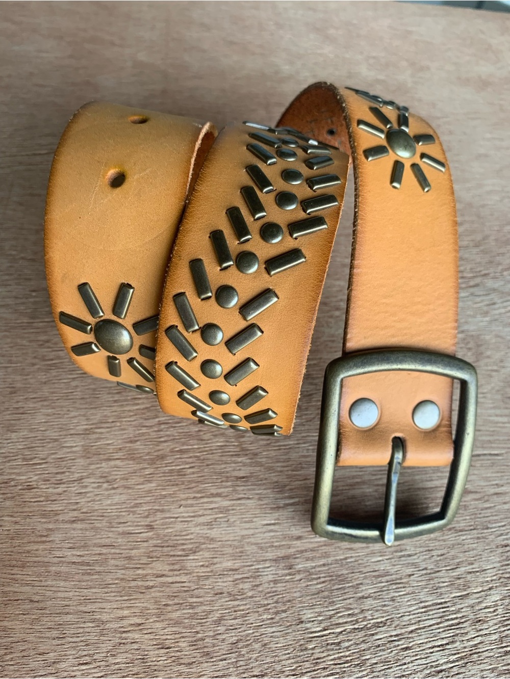 Linea Pelle Tan Leather Studded Belt with Brass Accents Size Small - Picture 1 of 9